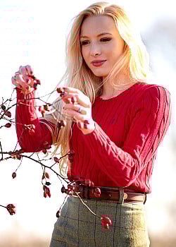 Lucy Bella Earl